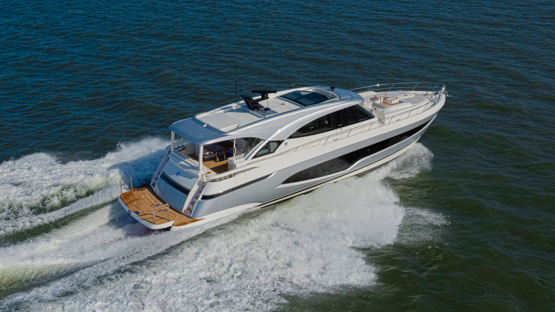Riviera 6800 SY – Riviera 6800 Sport Yacht Platinum Edition Running 04 R