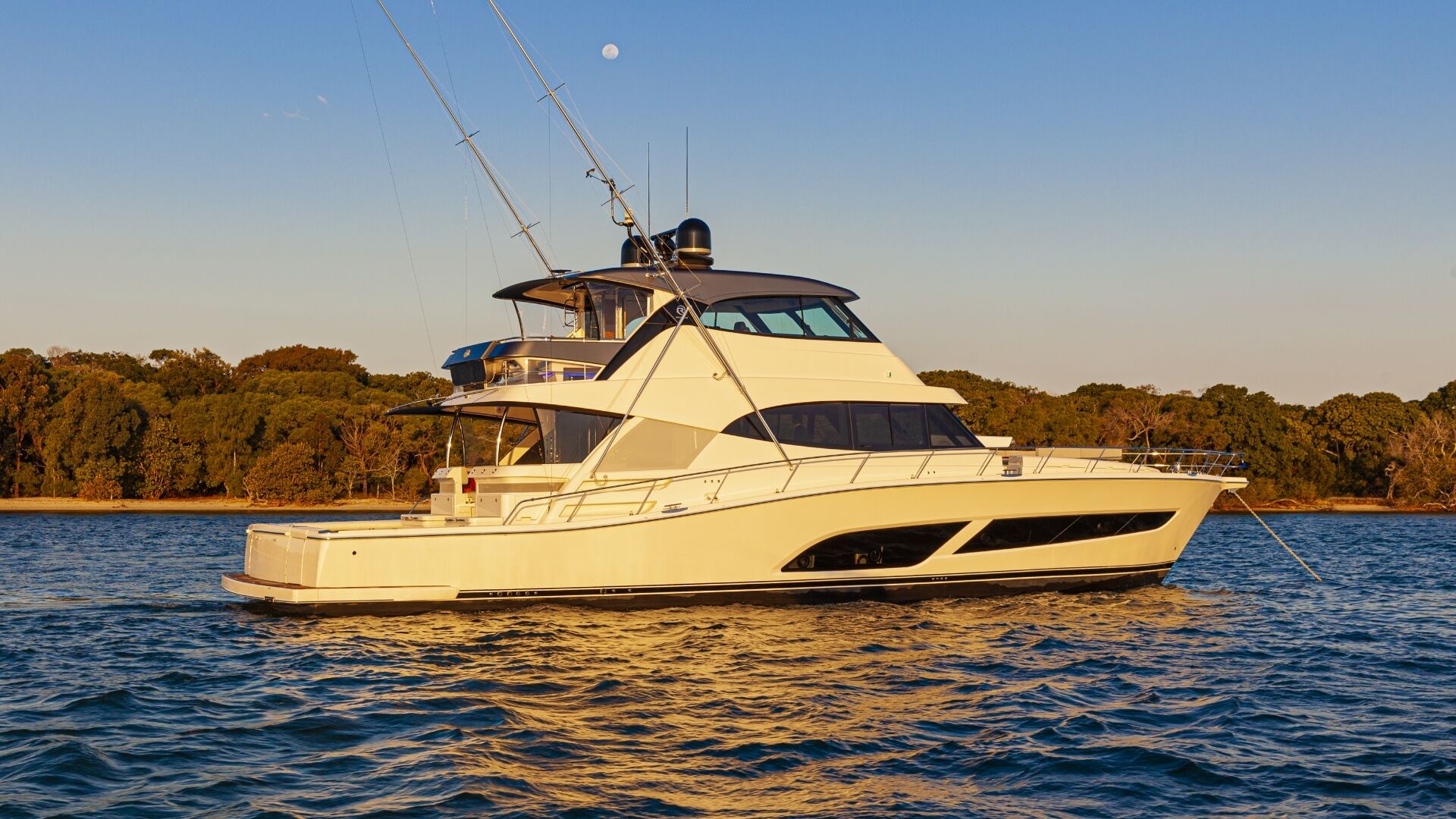 Riviera 72 SMY – Riviera 72 Sports Motor Yacht Anchored Sunset 02