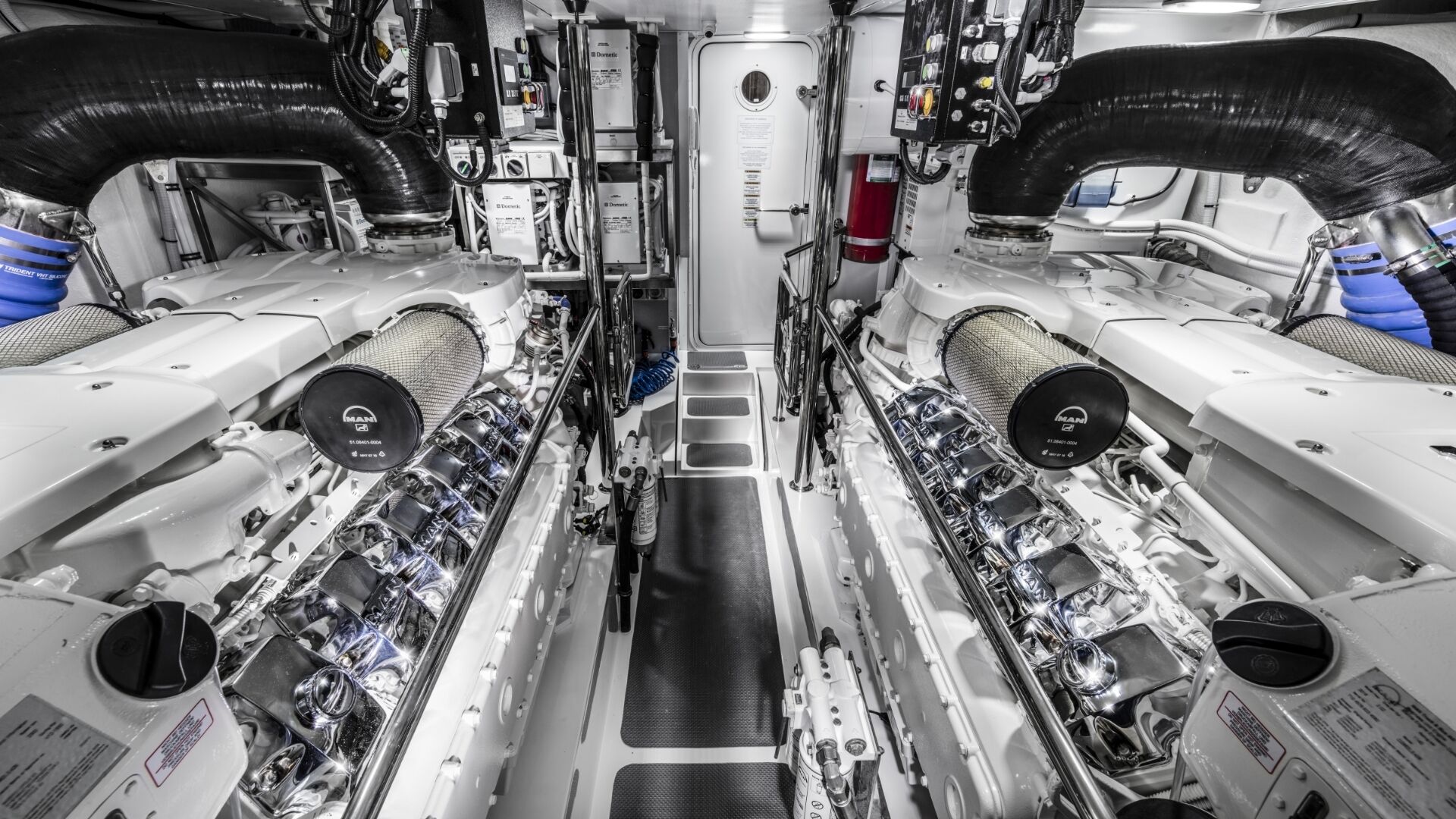 Riviera 72 SMY – Riviera 72 Sports Motor Yacht Engine Room 01