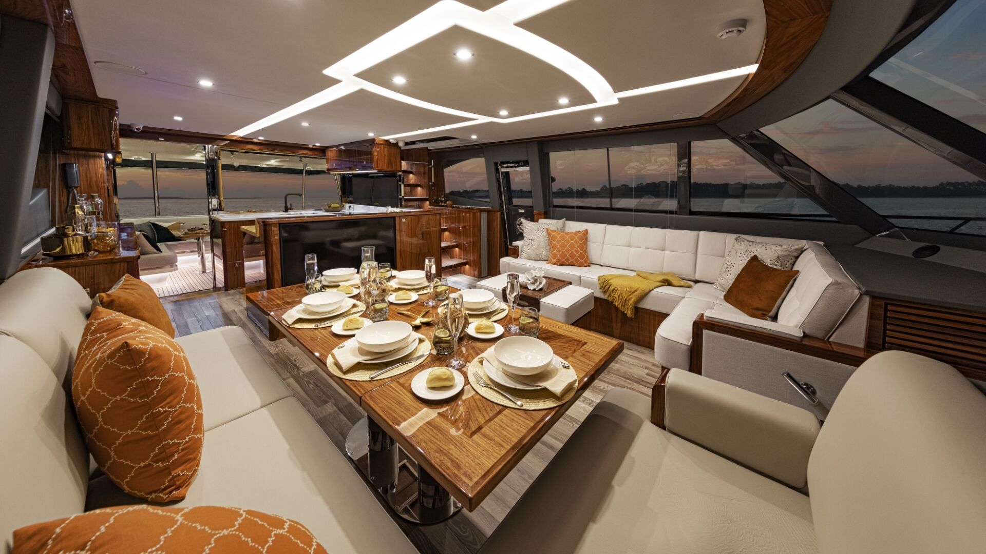 Riviera 72 SMY – Riviera 72 Sports Motor Yacht Saloon 03