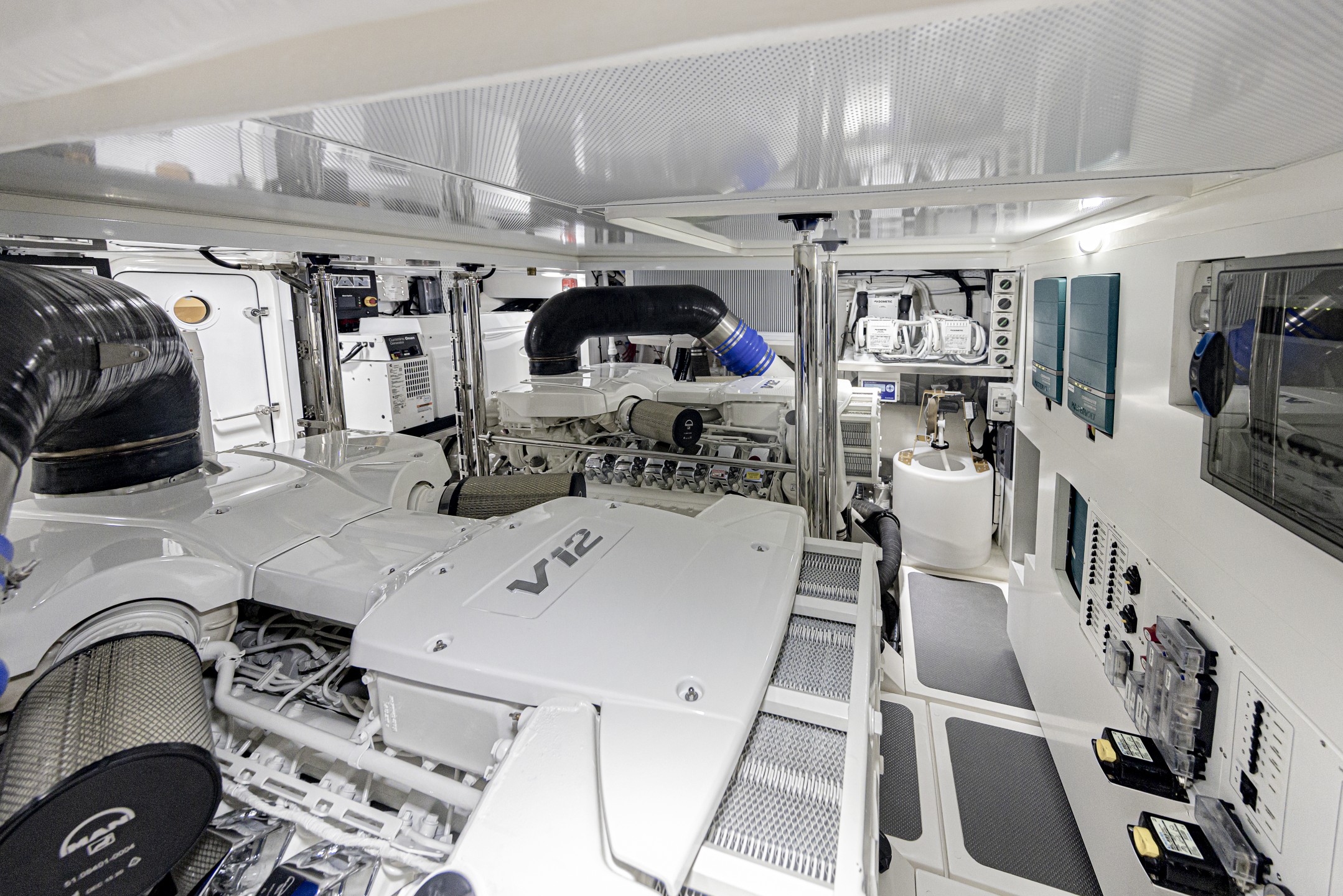 Riviera 78 MY – Riviera 78 Motor Yacht Engine Room   Gloss Teak Timber Finish 01