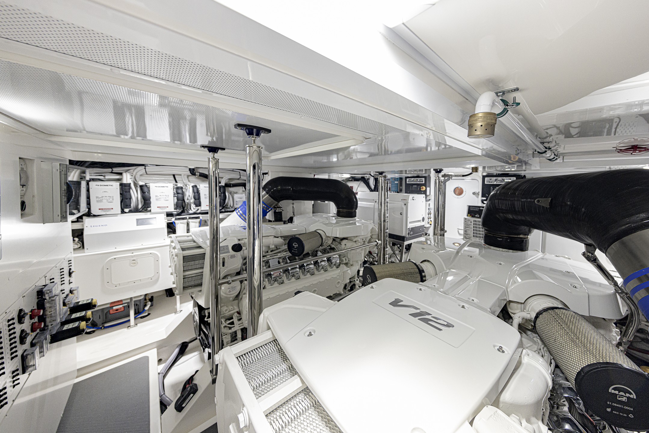 Riviera 78 MY – Riviera 78 Motor Yacht Engine Room   Gloss Teak Timber Finish 02