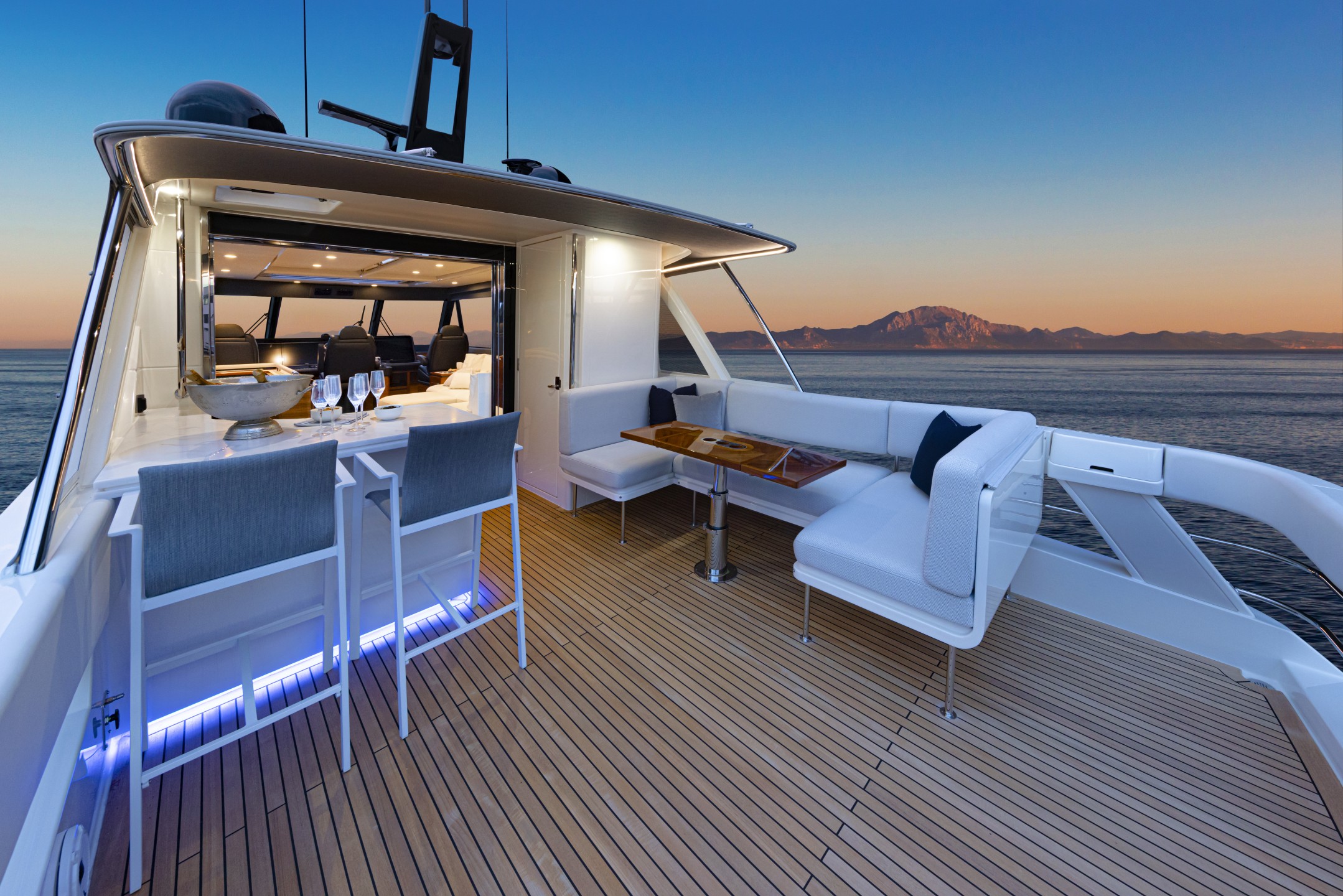 Riviera 78 MY – Riviera 78 Motor Yacht Flybridge Aft Deck   Gloss Teak Timber Finish 03