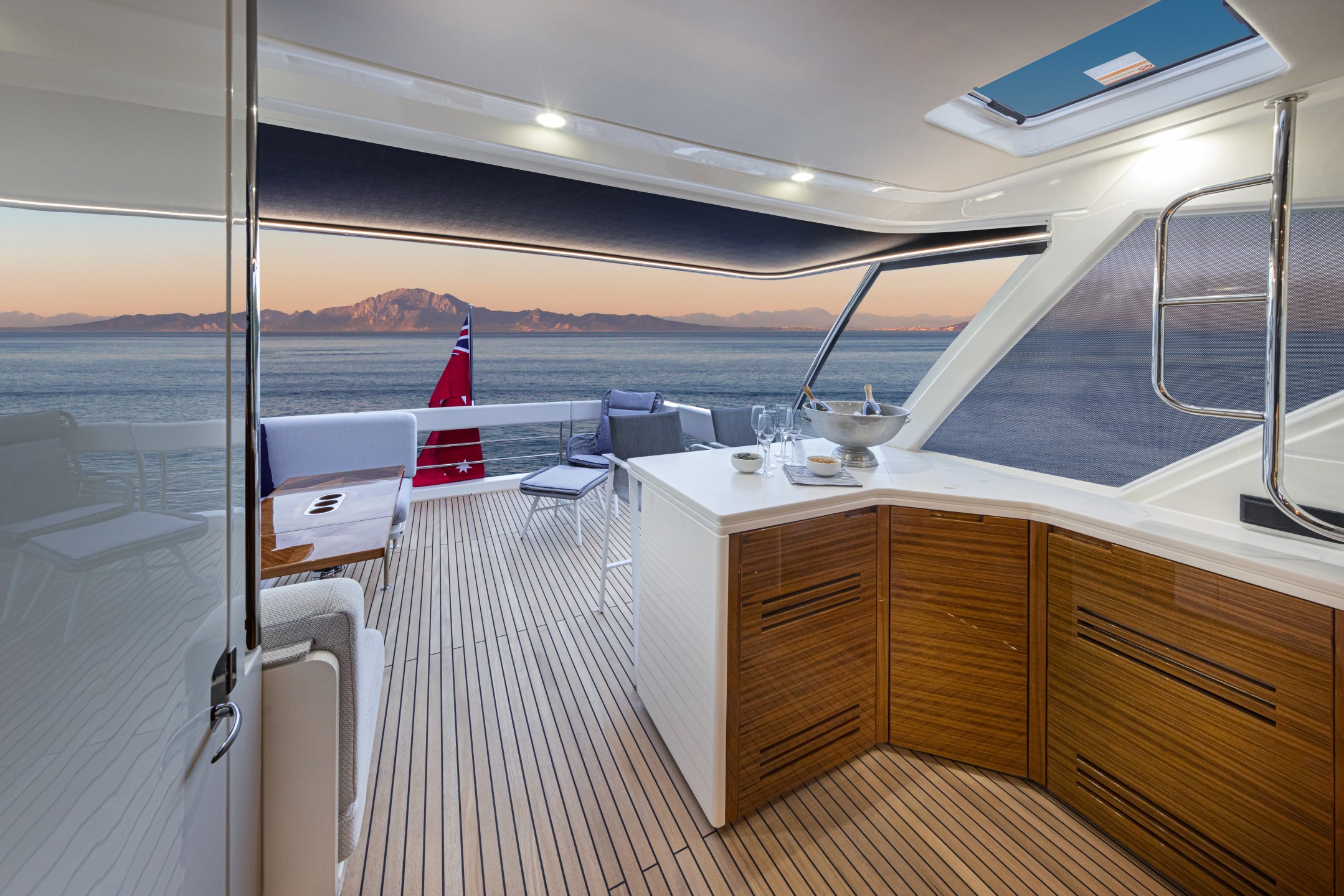 Riviera 78 MY – Riviera 78 Motor Yacht Flybridge Aft Deck Wet Bar   Gloss Teak Timber Finish 01