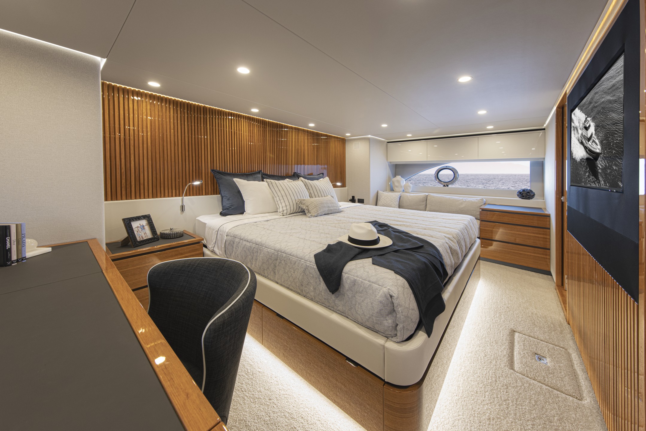 Riviera 78 MY – Riviera 78 Motor Yacht Master Stateroom   Gloss Teak Timber Finish 04