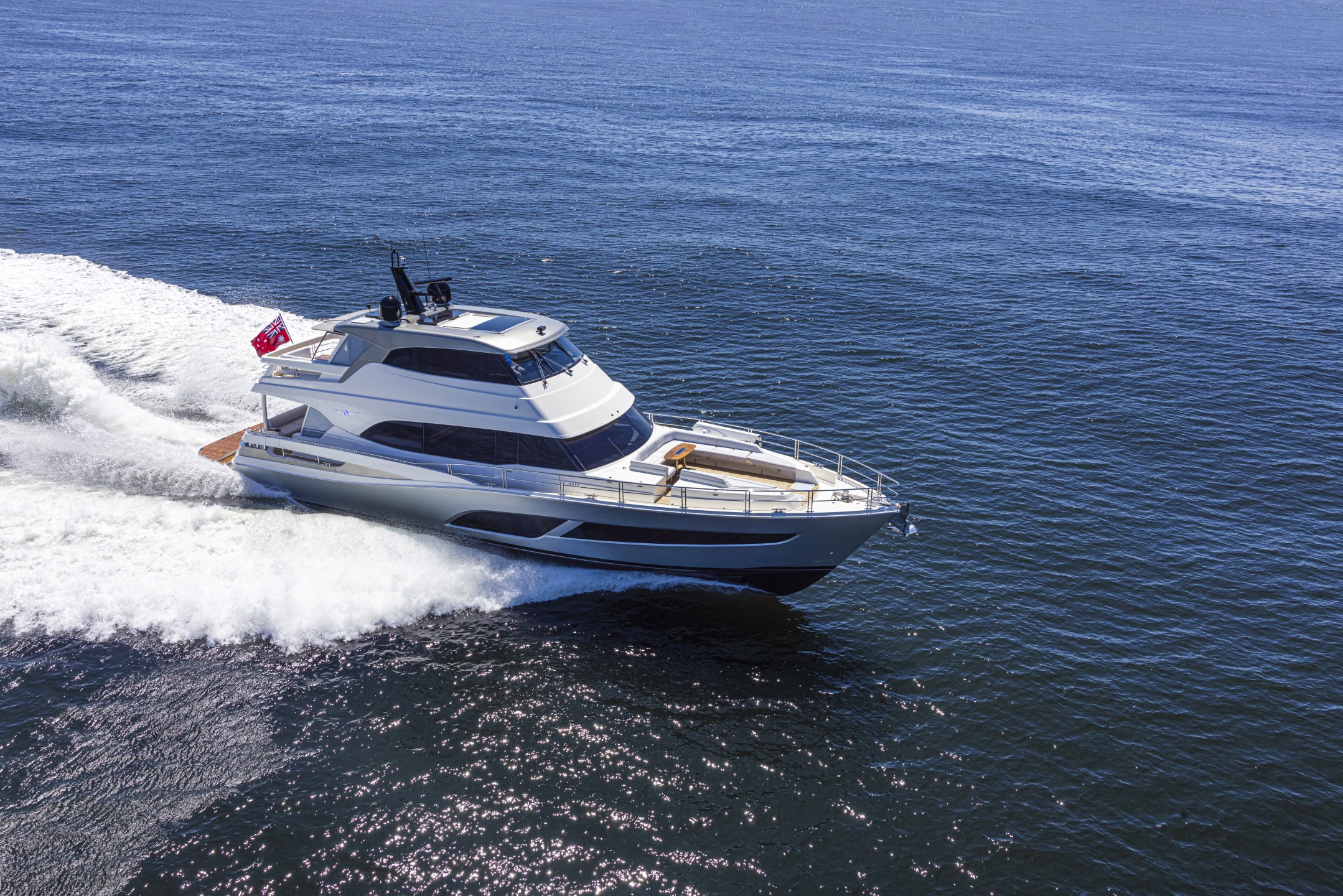 Riviera 78 MY – Riviera 78 Motor Yacht Running 011