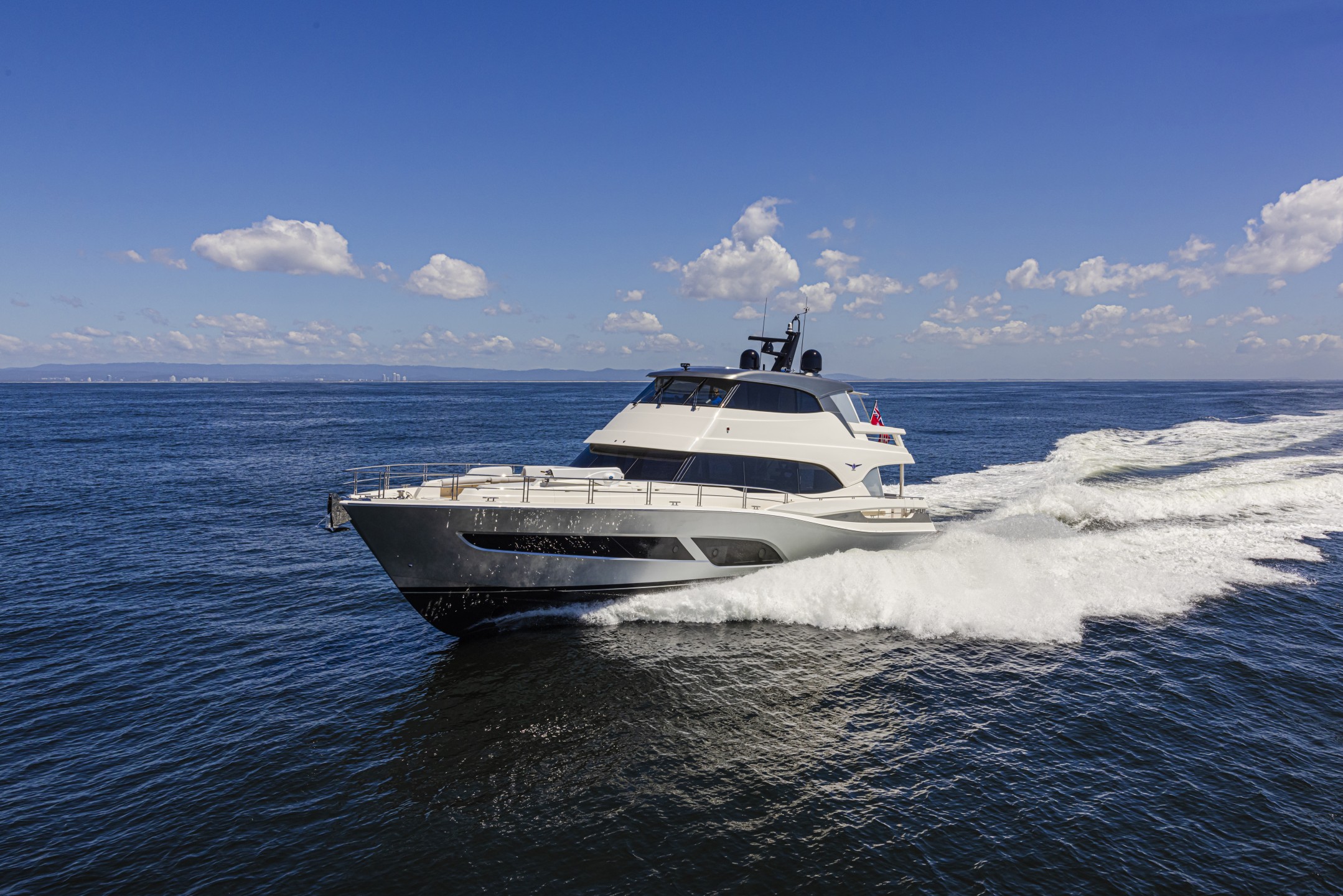 Riviera 78 MY – Riviera 78 Motor Yacht Running 020