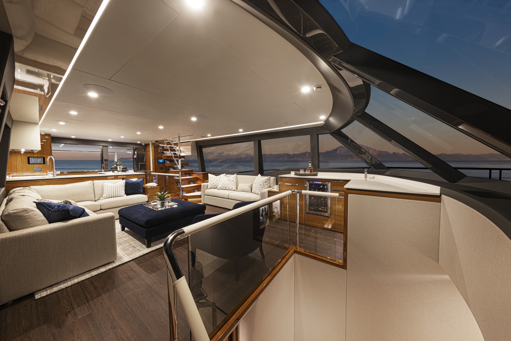 Riviera 78 MY – Riviera 78 Motor Yacht Saloon   Gloss Teak Timber Finish 01
