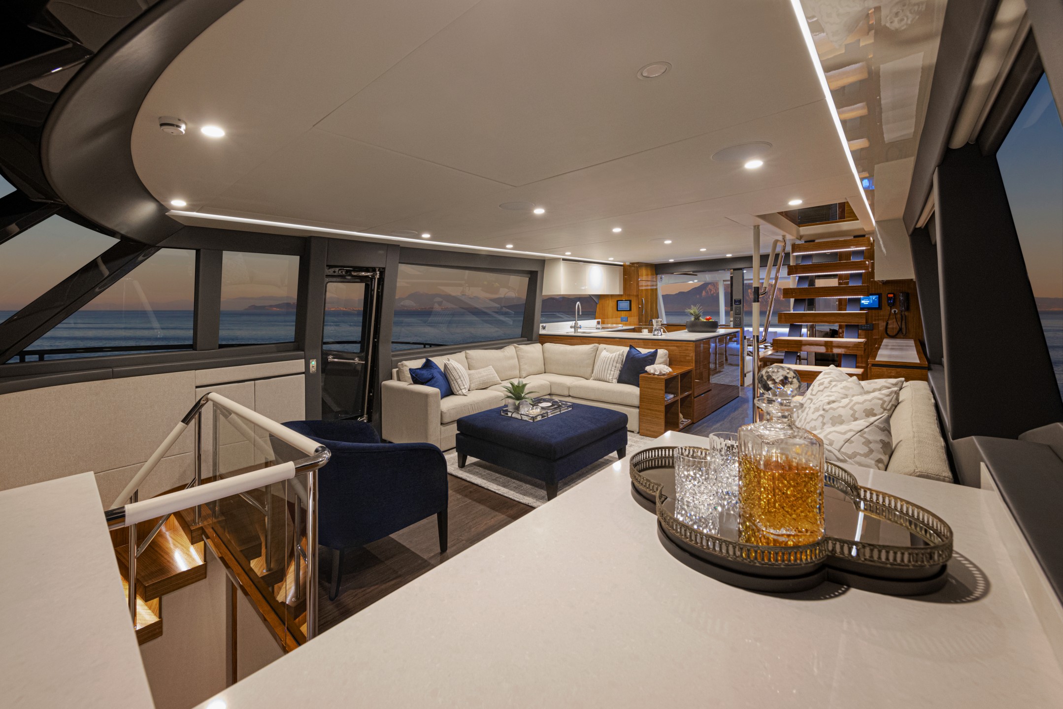 Riviera 78 MY – Riviera 78 Motor Yacht Saloon   Gloss Teak Timber Finish 05