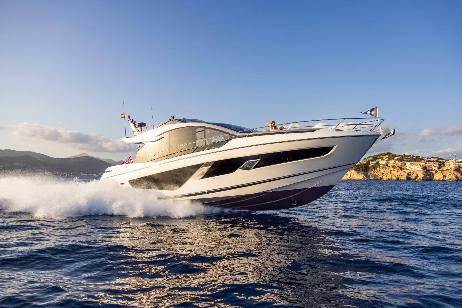 65 Sport Yacht — hero exterior running shot