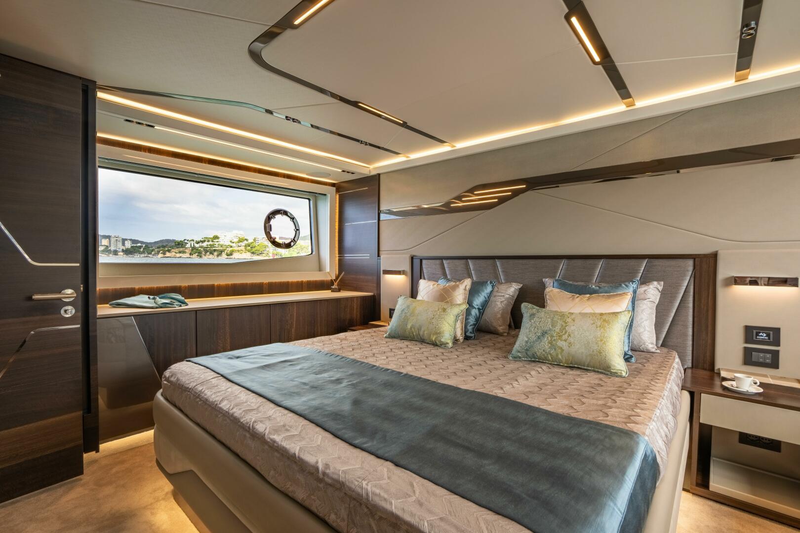 65 Sport Yacht — helm instrument cluster, Garmin MFDs