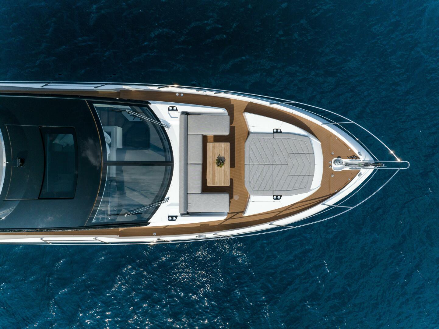 75 Sport Yacht — Flybridge carbon backrest detail