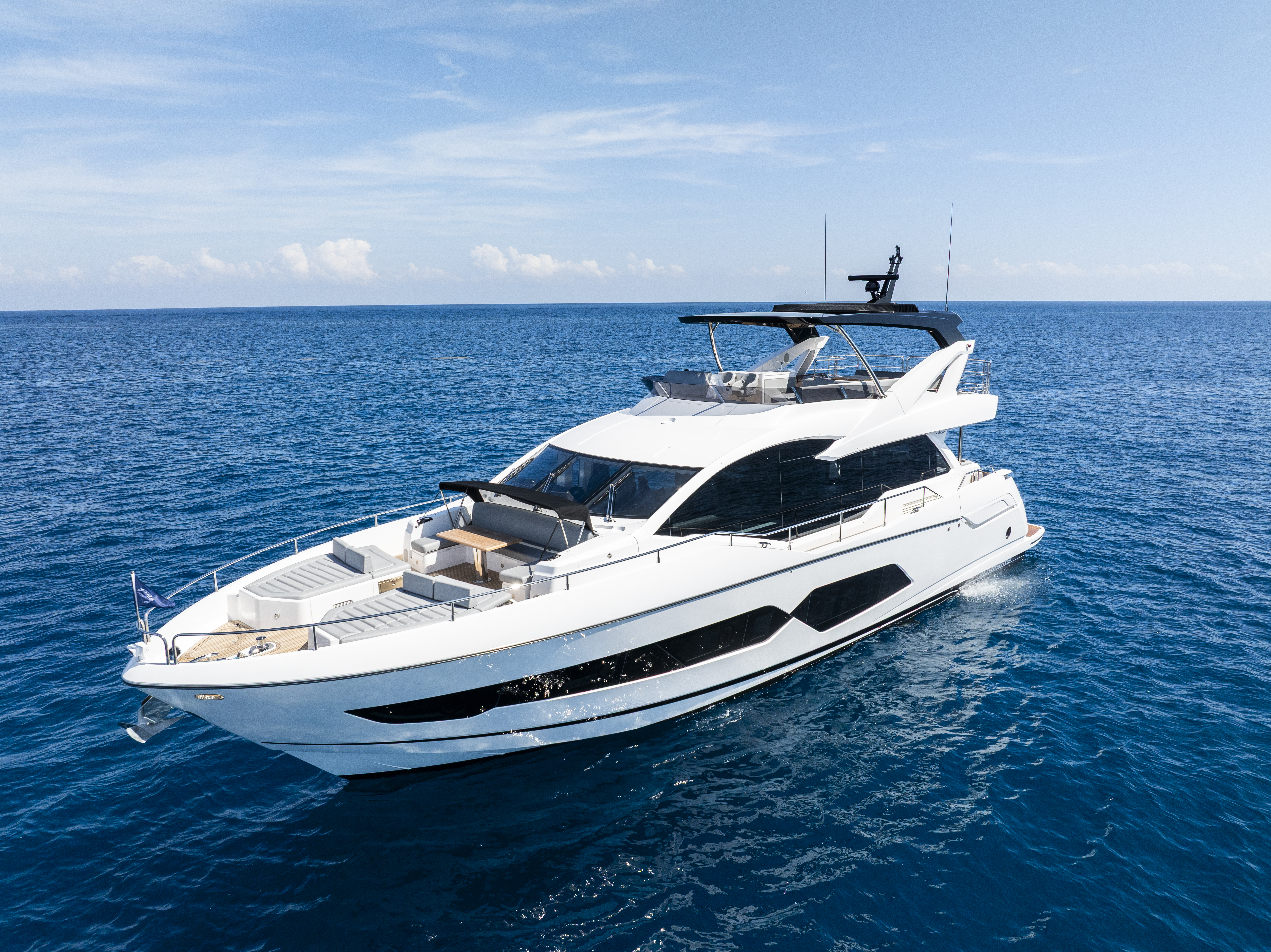 76 Yacht profile render