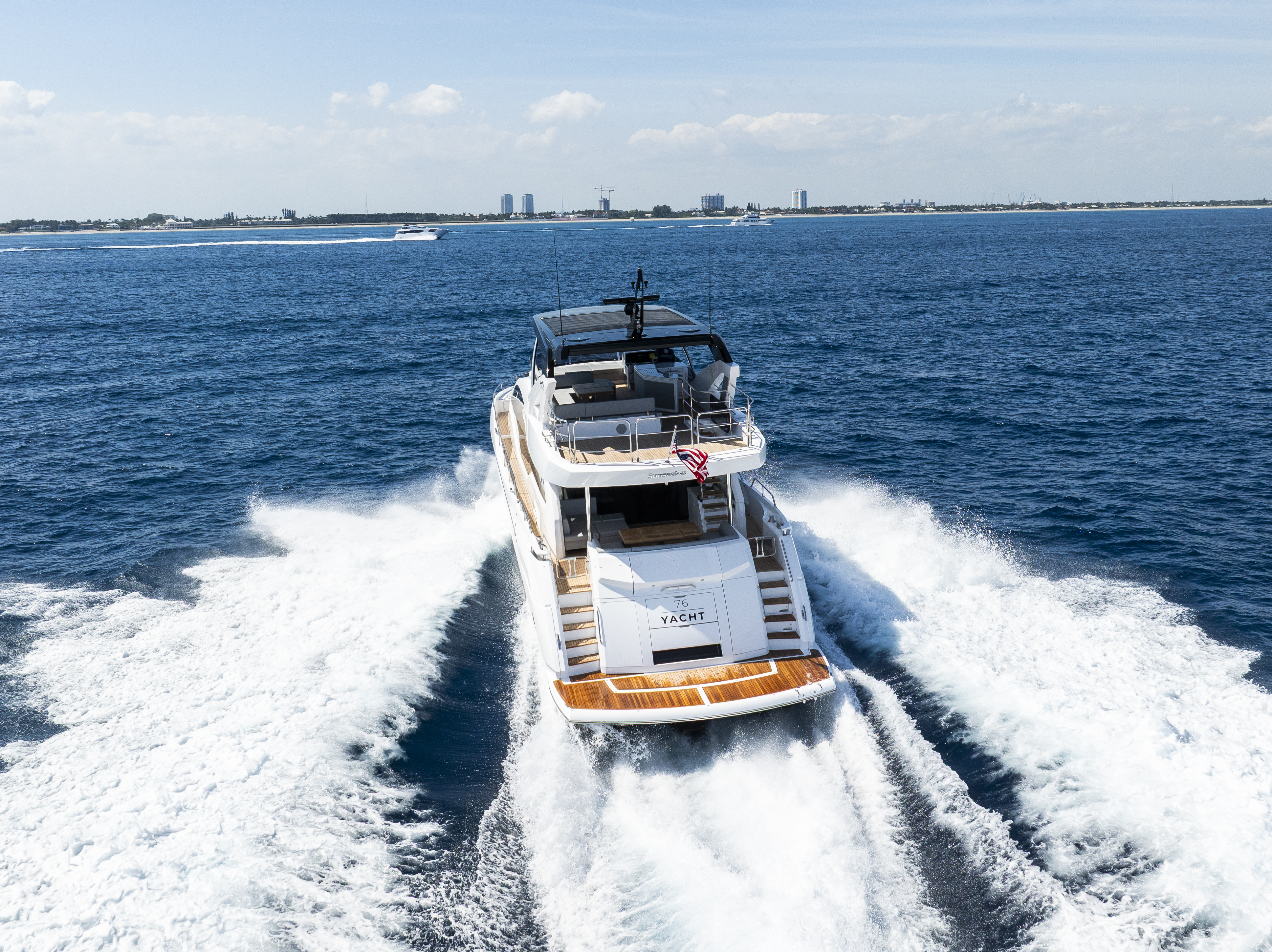 76 Yacht lower deck cabins