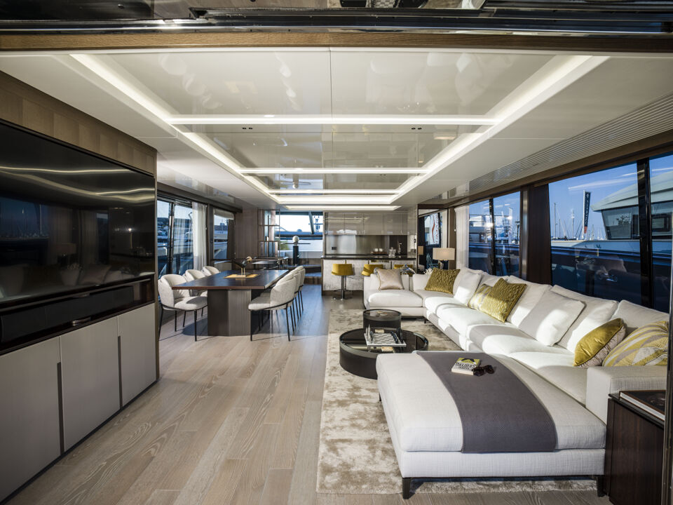 90 Ocean — aerial bow shot