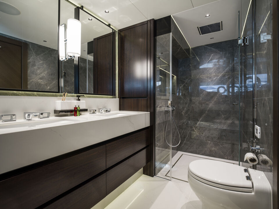 90 Ocean — flybridge view