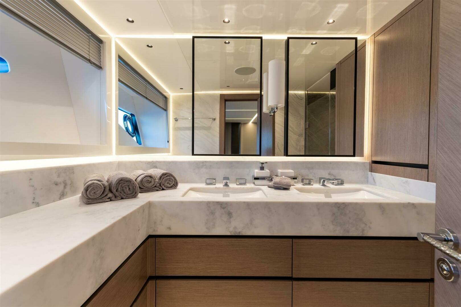 90 Ocean Enclosed — aft deck lounge