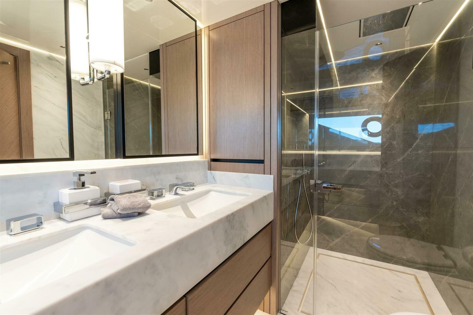 90 Ocean Enclosed — swim platform