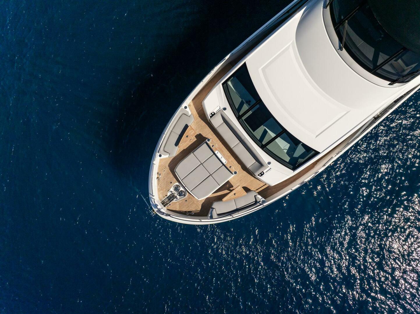 90 Ocean Enclosed — forward VIP cabin