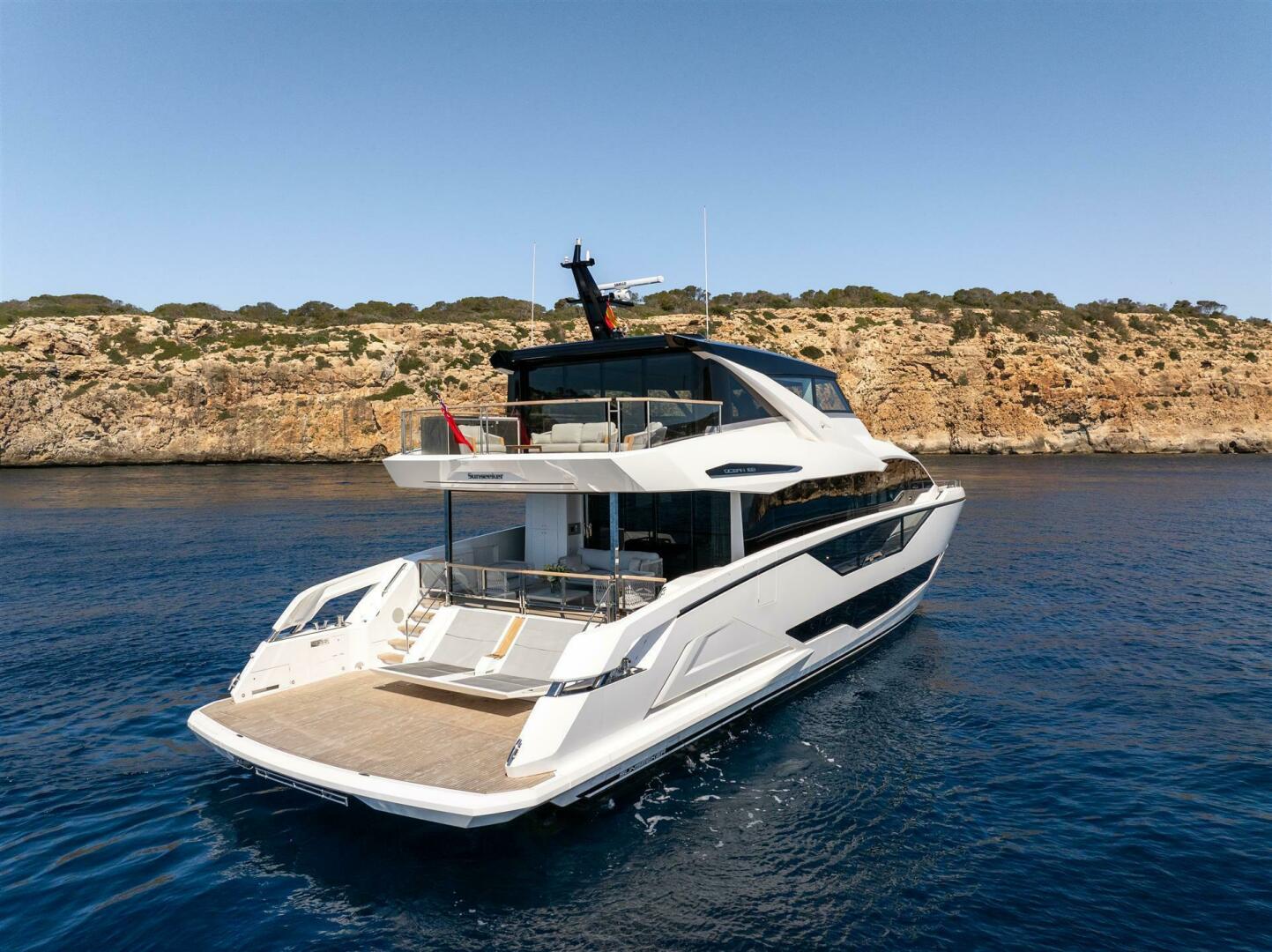90 Ocean Enclosed — en-suite bathroom