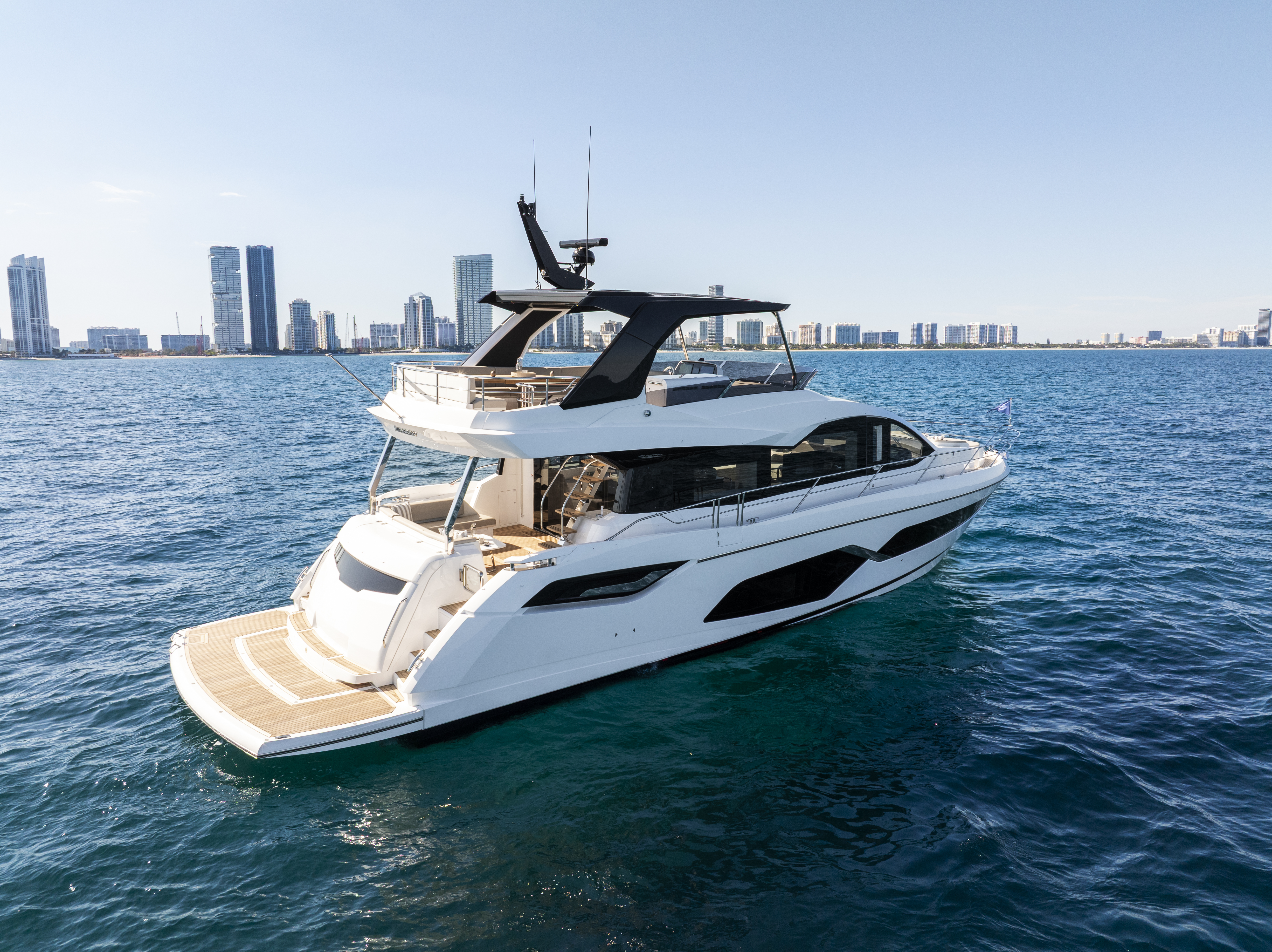 Manhattan 68 main deck saloon