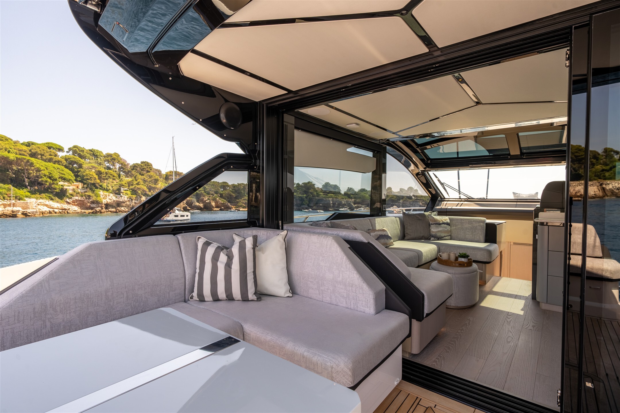 Predator 55 — swim platform deployed