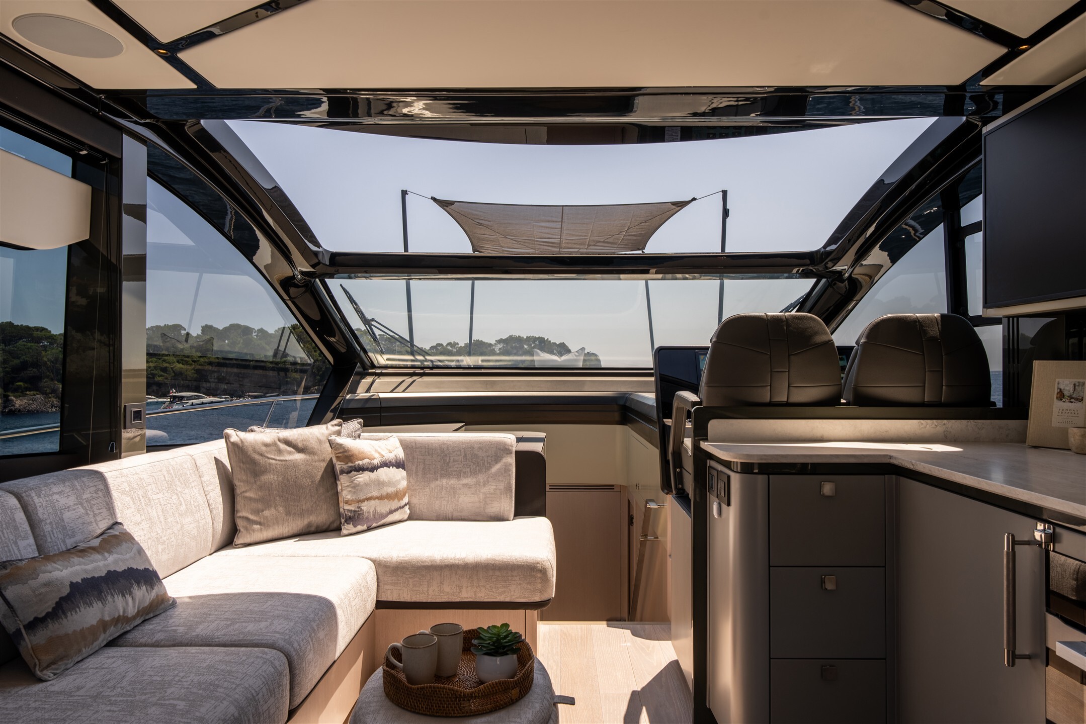 Predator 55 — marina dockside