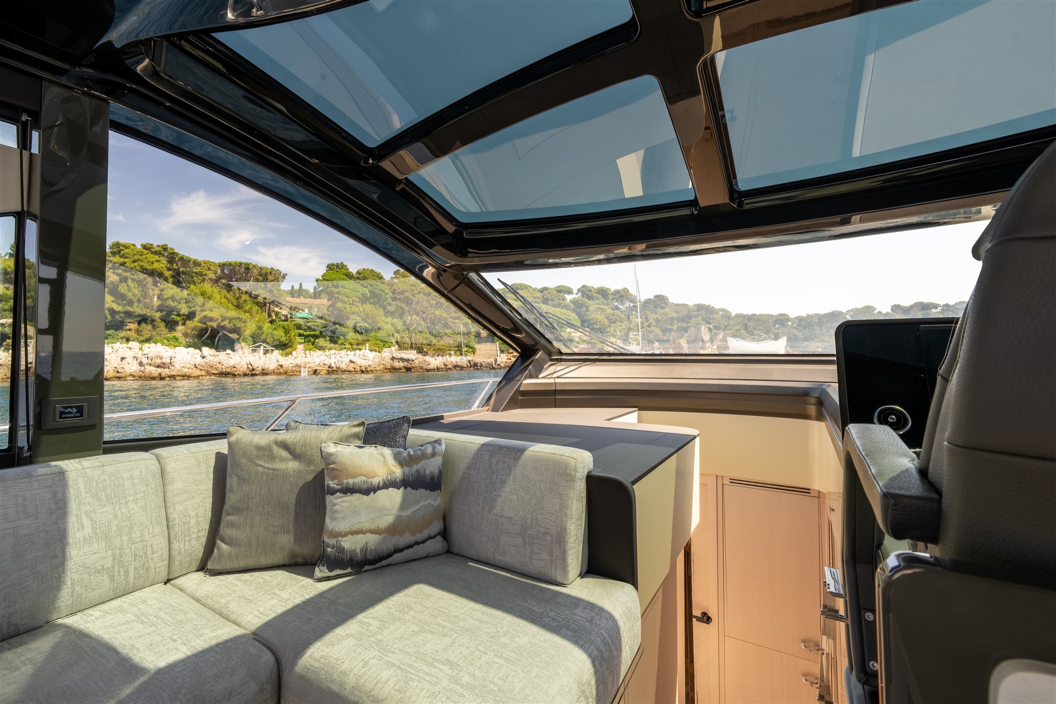 Predator 55 — forward VIP cabin