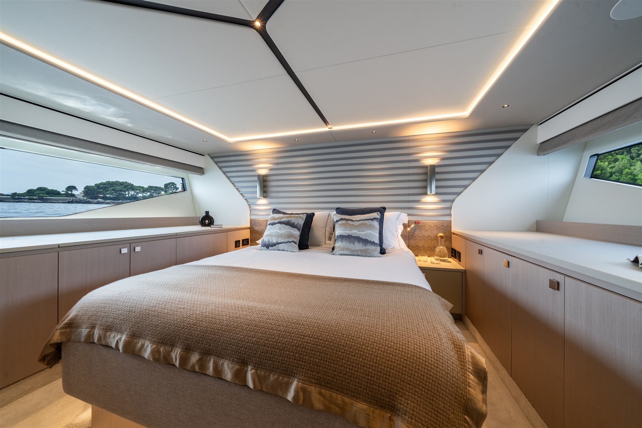 Predator 55 — sunroof open