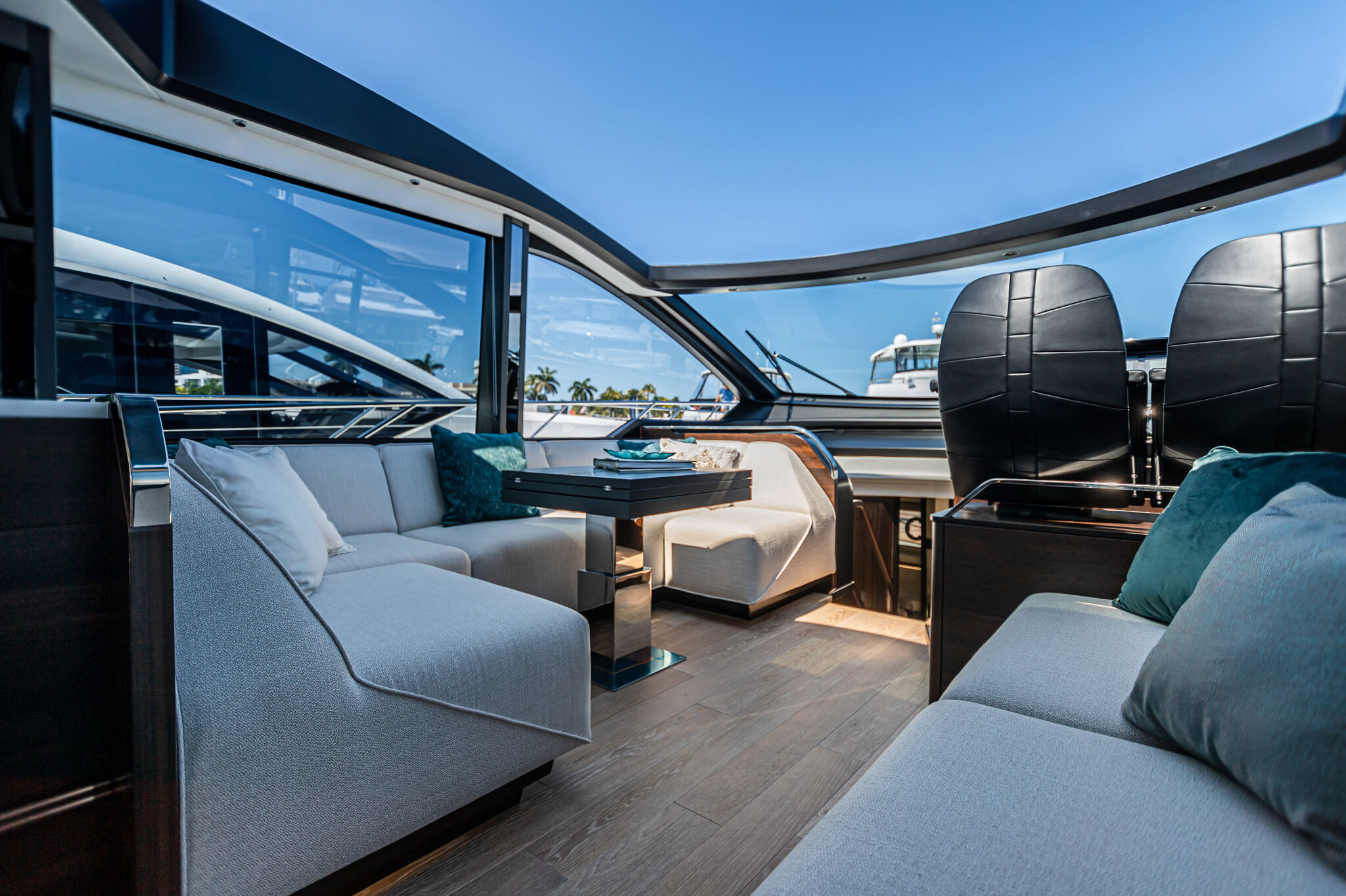 Predator 65 — aft quarter running, full wake, Poole Harbour