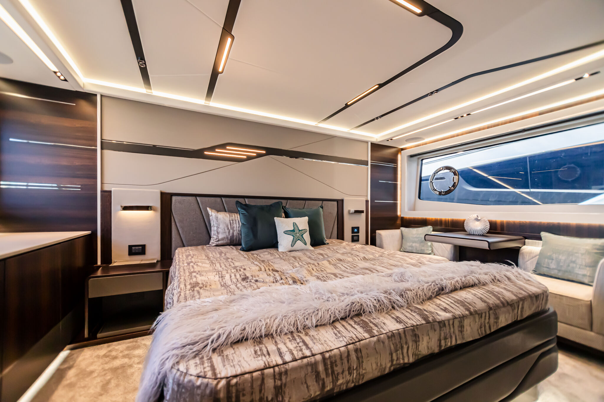 Predator 65 — panoramic views from helm, glazed sides, ocean beyond
