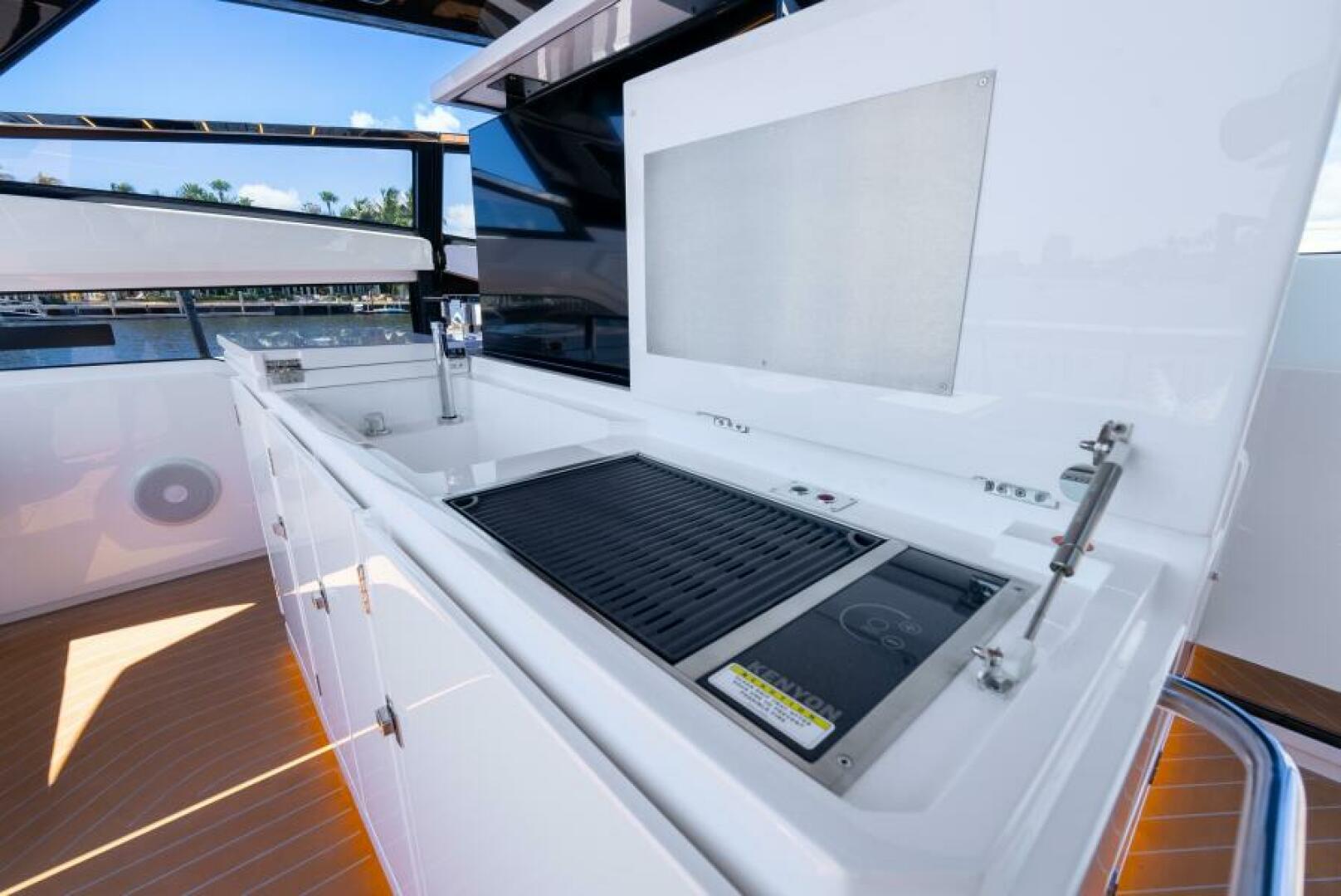 Sunseeker Superhawk 55 — cockpit grill and sink, Kenyon marine grill detail